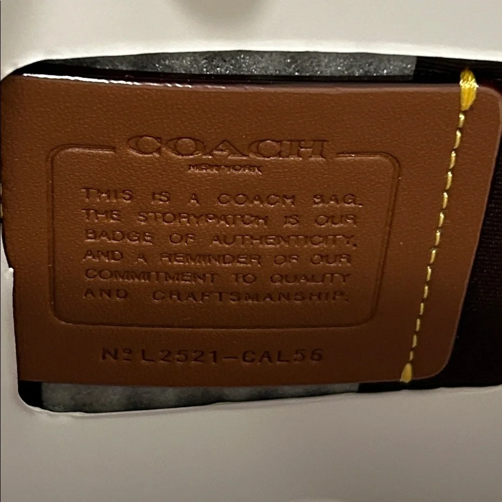 Coach (NWT) Savannah Carryall Bag - Picture 5 of 17